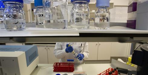 El Centro Nacional de Microbiología, reacreditado por la OMS como laboratorio nacional de referencia en sarampión y rubeola 